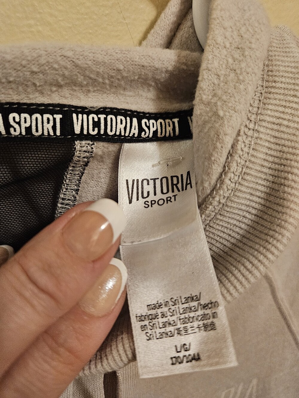 Victoria Sport/Victoria Secret; full-zip hoodie; light Taupe/Gray color; large - Picture 11 of 13